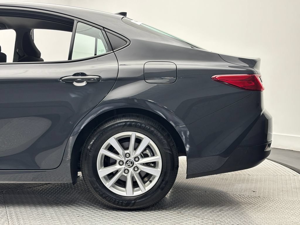 Used 2025 Toyota Camry LE FWD image 8