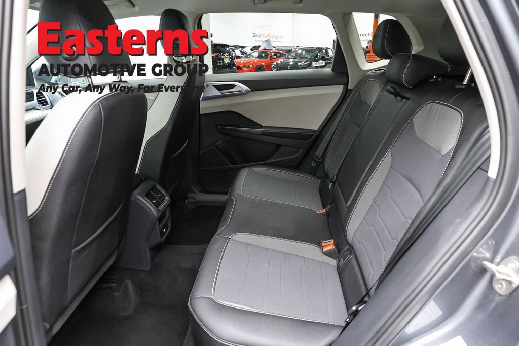 Used 2025 Volkswagen Taos SE AWD/4WD image 20
