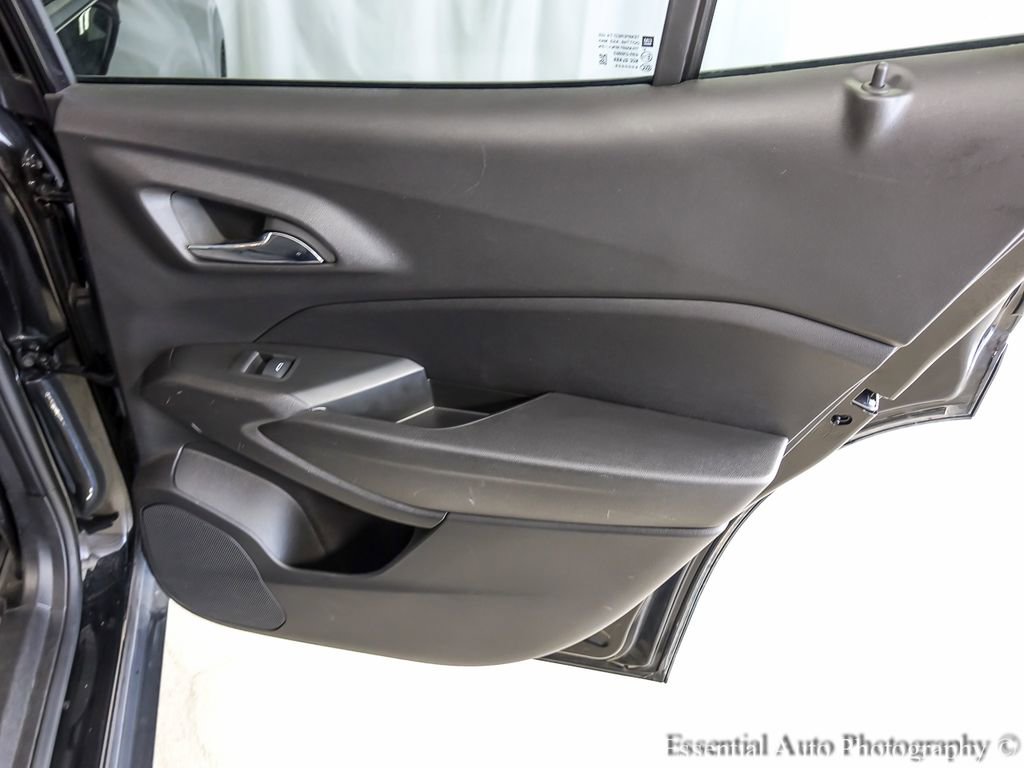 Used 2025 Chevrolet Trax LT w/ Driver Confidence Package FWD image 21