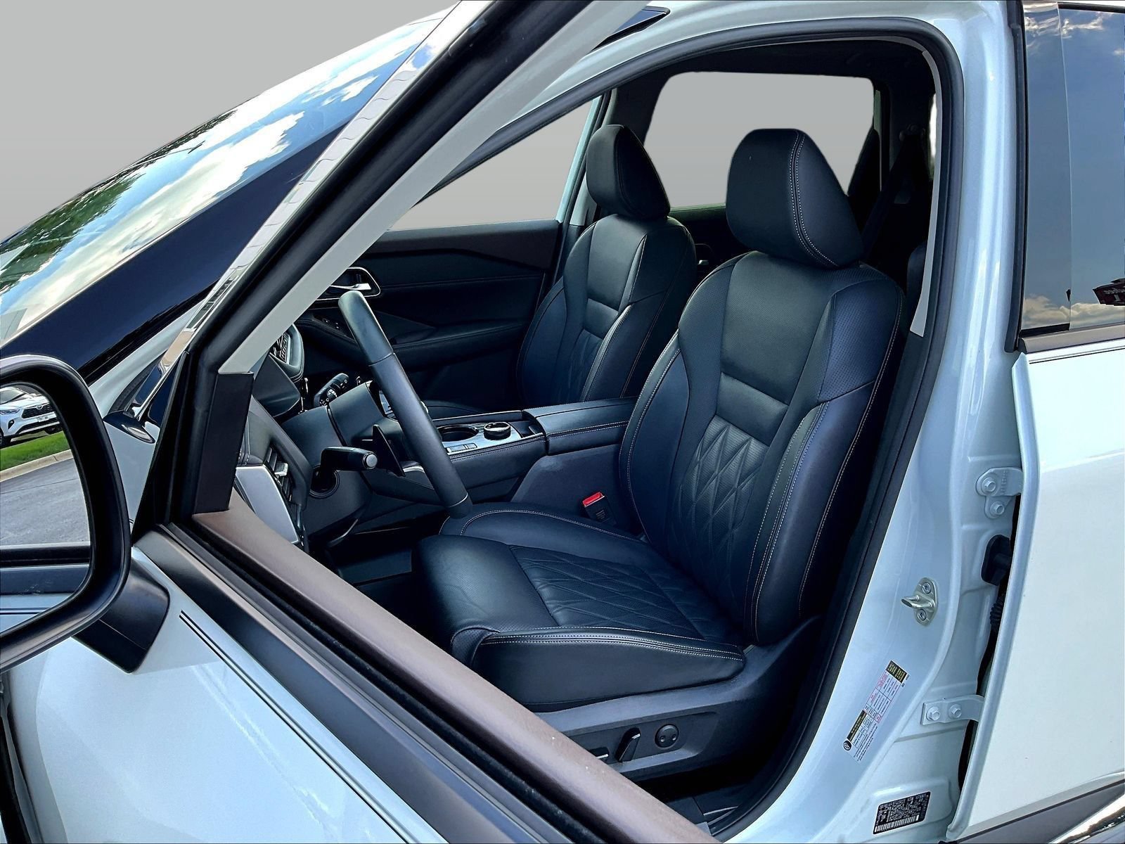 Used 2023 Nissan Rogue Platinum w/ Platinum Premium Package AWD/4WD image 24