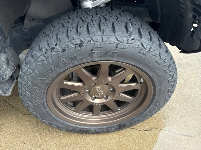 Used 2016 Toyota 4Runner SR5 AWD/4WD image 10