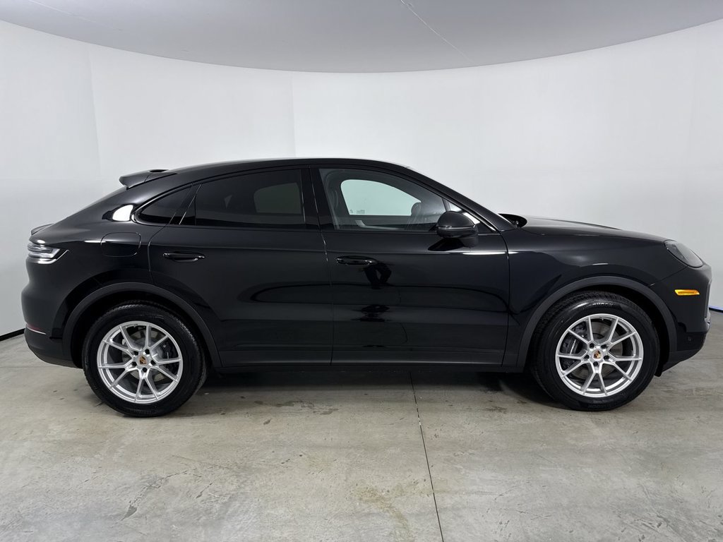 New 2026 Porsche Cayenne Coupe AWD/4WD image 8