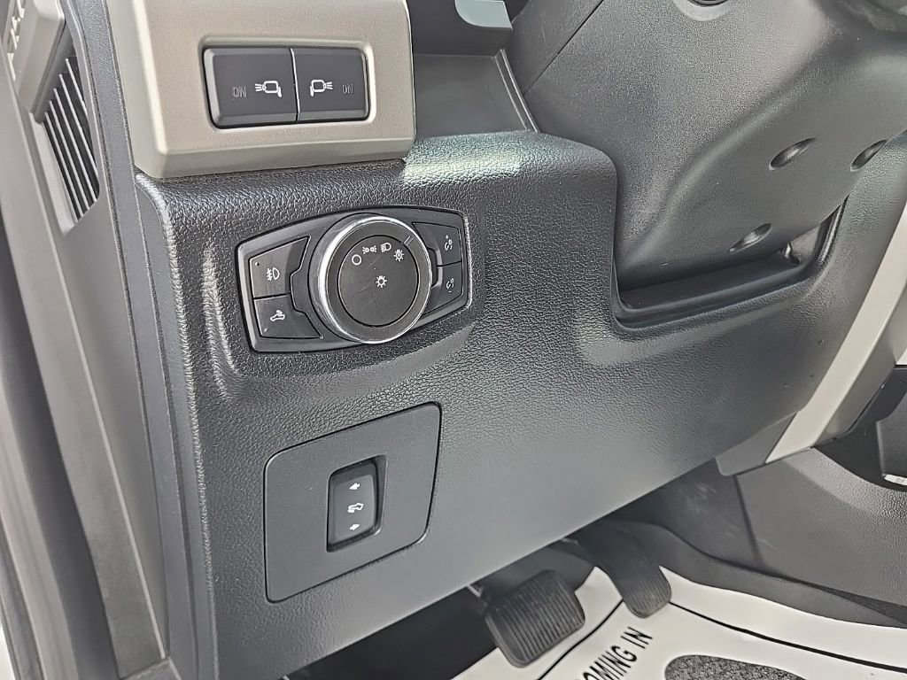 Used 2015 Ford F150 Lariat w/ Equipment Group 502A Luxury AWD/4WD image 30