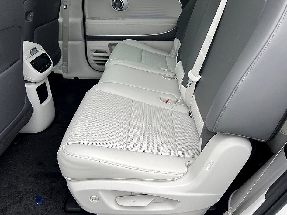 New 2026 Hyundai Ioniq 9 SEL image 7