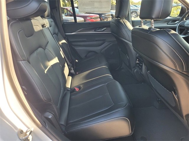 New 2025 Jeep Grand Cherokee Limited image 15
