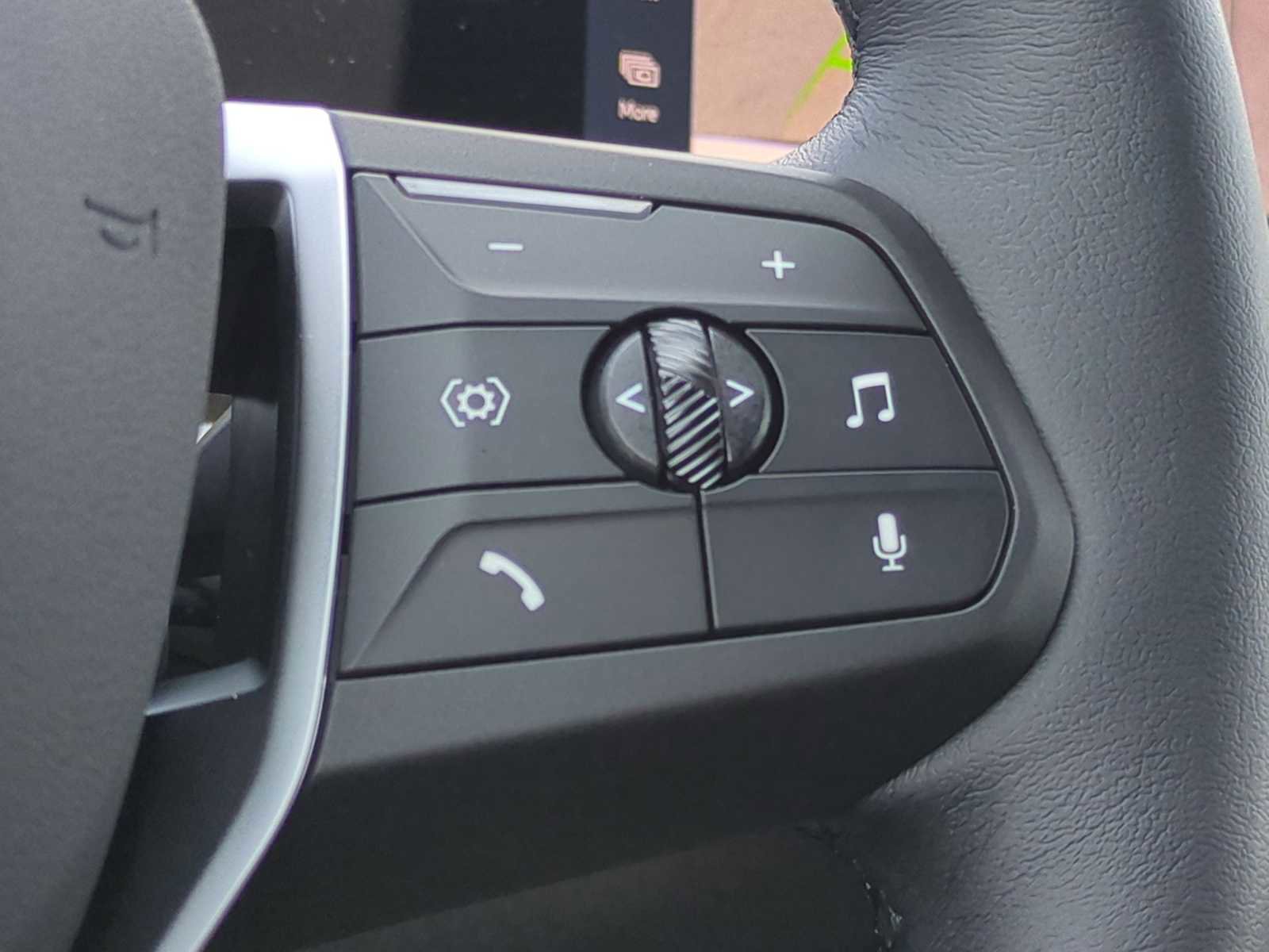 Used 2025 BMW X1 xDrive28i w/ Technology Package image 26