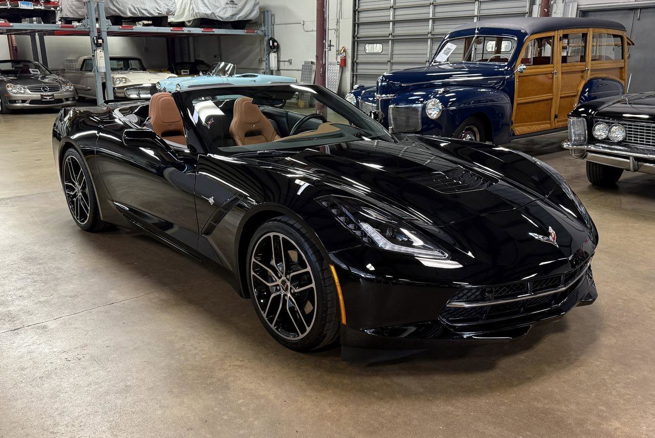 Used 2018 Chevrolet Corvette Stingray Convertible w/ 3LT Preferred Equipment Group image 3