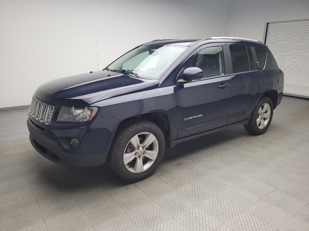 Used 2017 Jeep Compass Latitude AWD/4WD image 2
