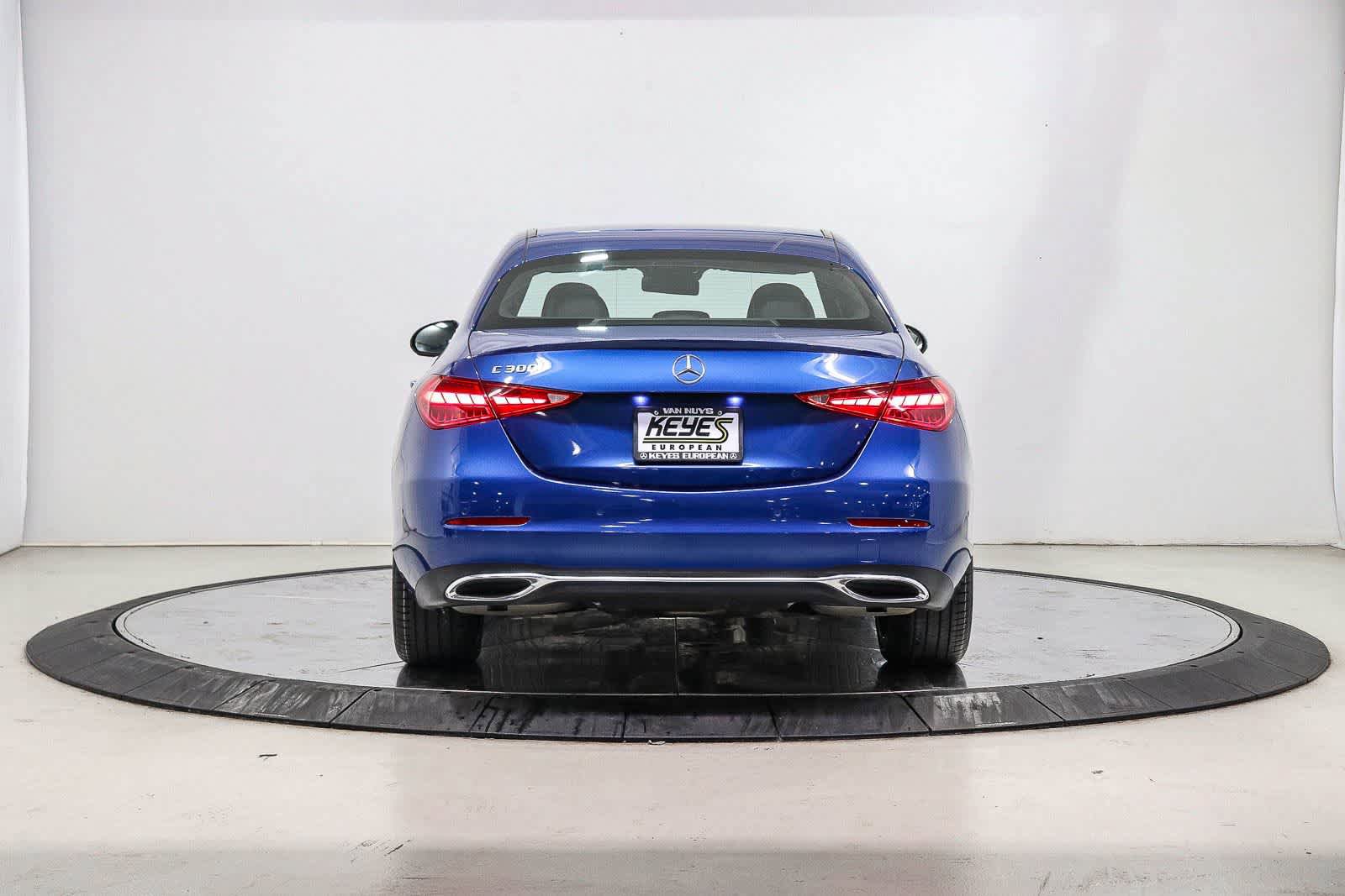 Used 2023 Mercedes-Benz C 300 Sedan image 3