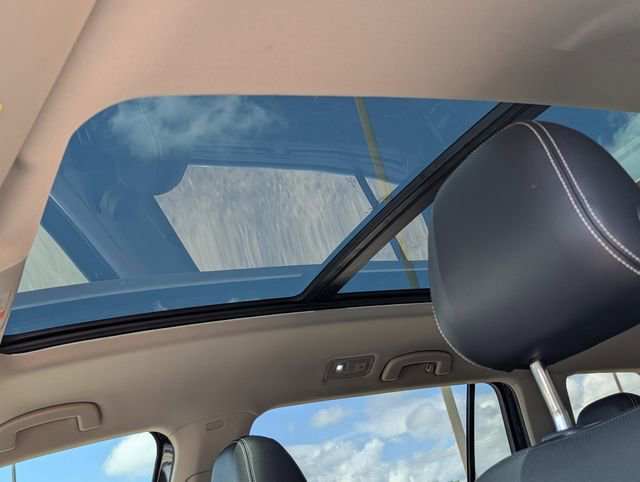 Used 2022 Volkswagen Atlas SEL Premium image 23