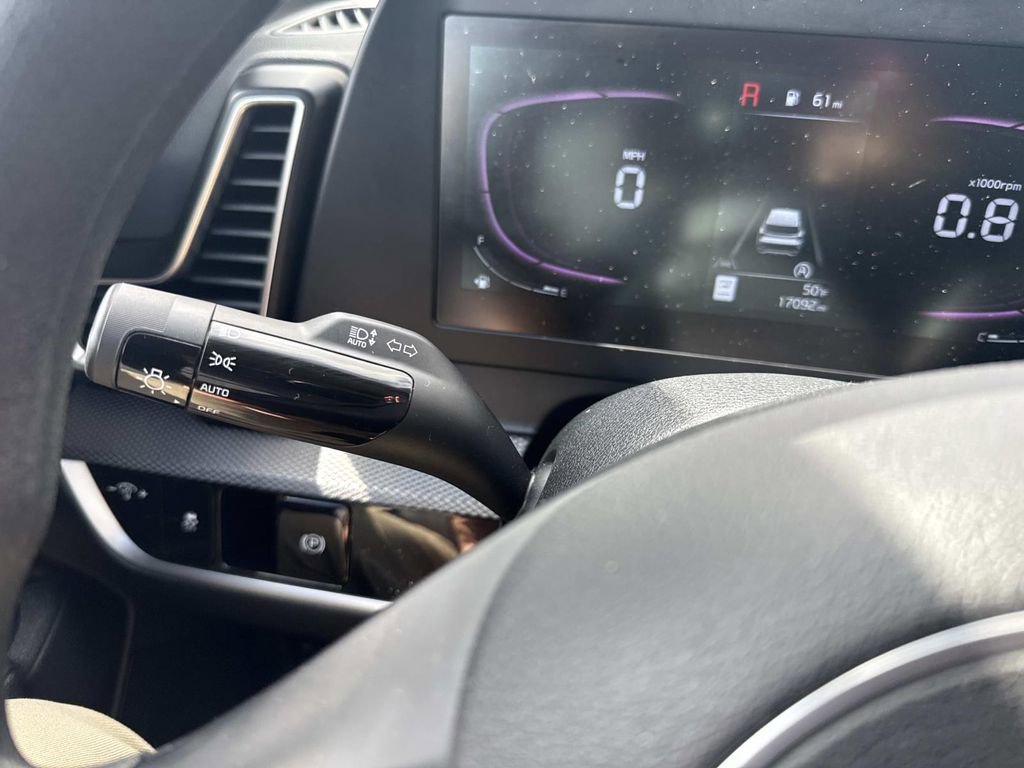 Used 2024 Kia Sportage LX image 30