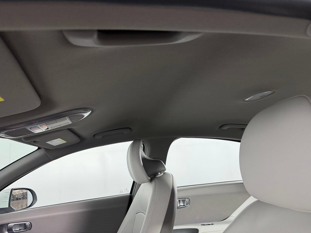 Used 2025 Hyundai Ioniq 6 SEL RWD image 25