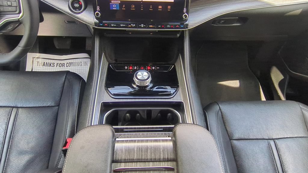 Used 2024 Jeep Wagoneer Series II RWD image 15