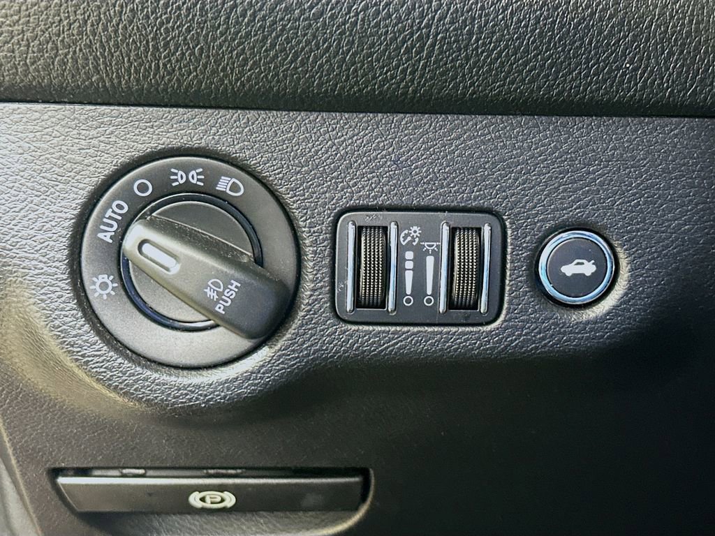 Used 2016 Dodge Challenger R/T RWD image 12