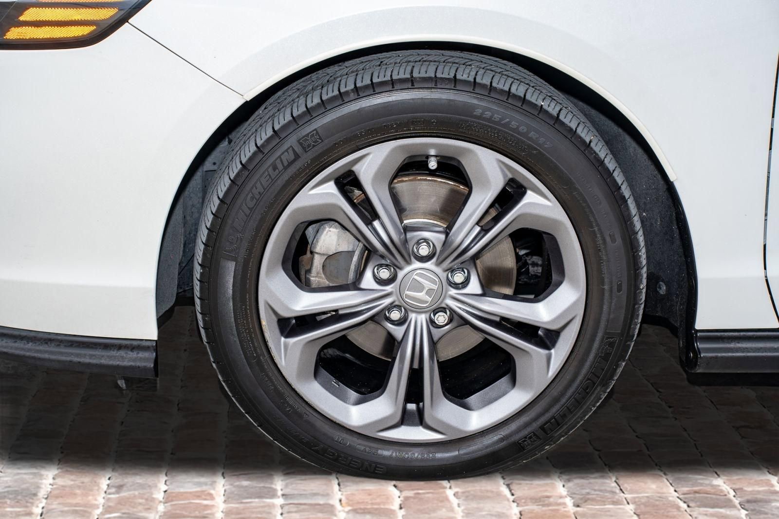 Used 2023 Honda Accord EX image 39