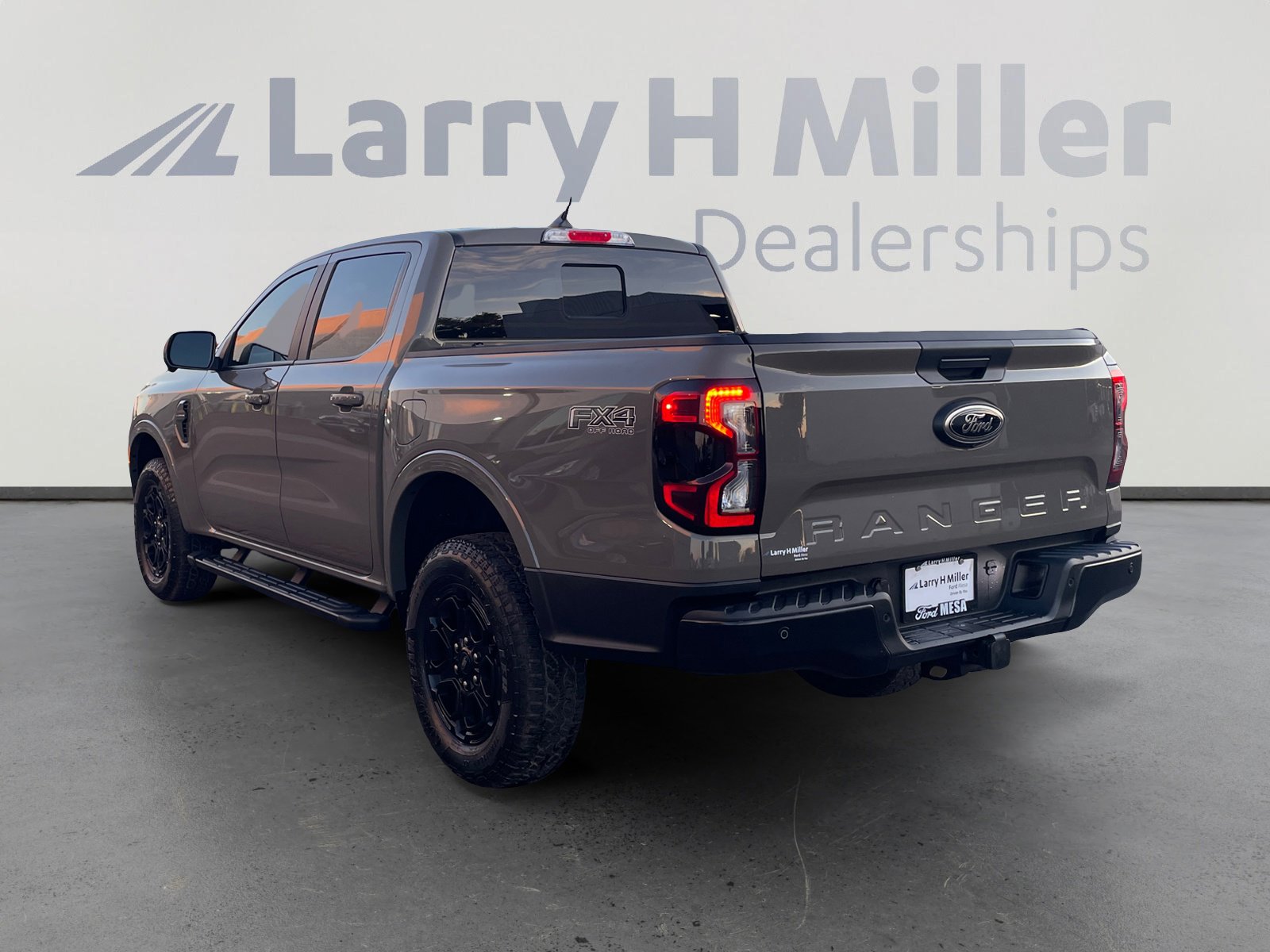 Used 2025 Ford Ranger Lariat w/ FX4 Off-Road Package AWD/4WD image 3