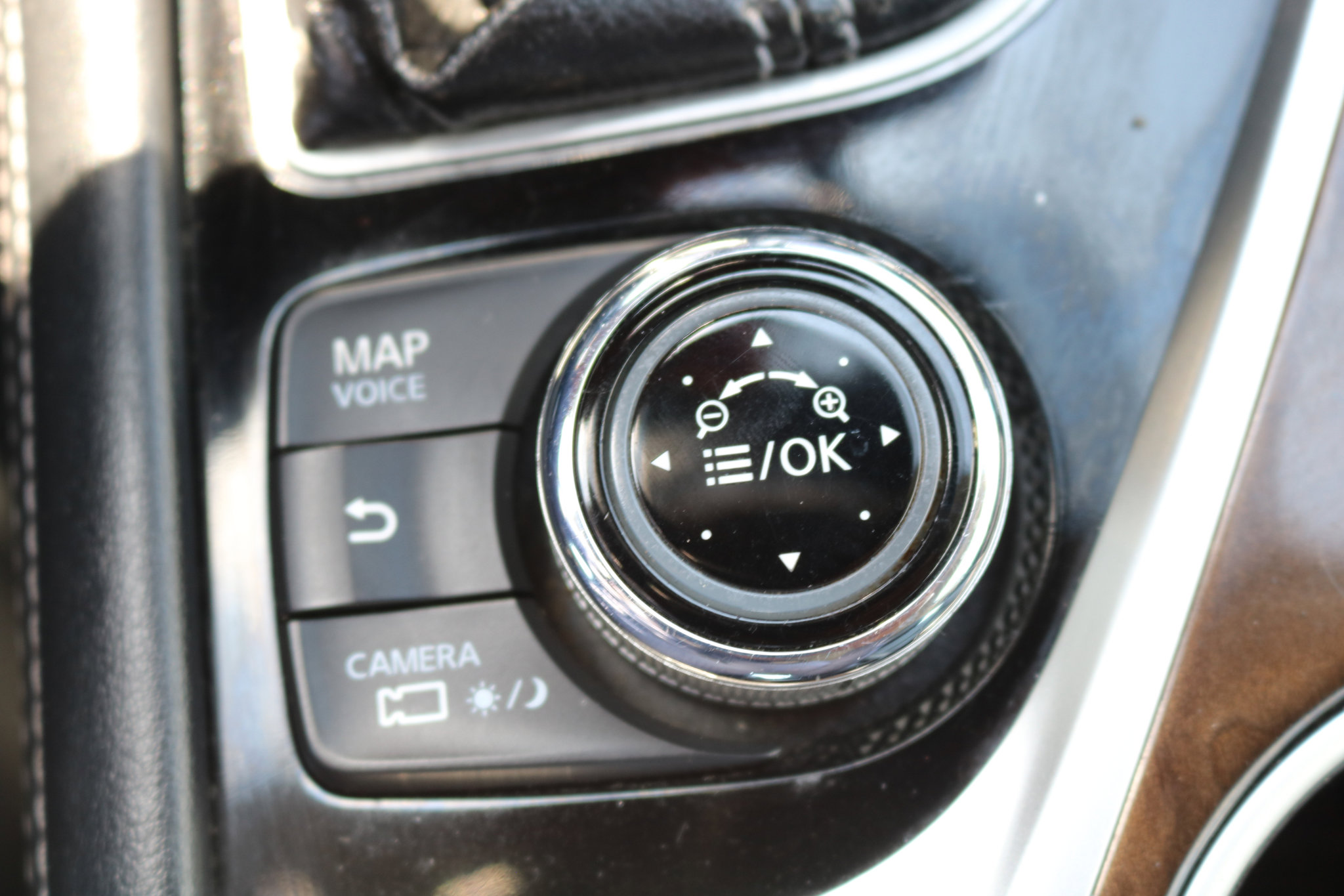 Used 2017 INFINITI Q50 3.0t Premium w/ Driver Assistance Package image 44