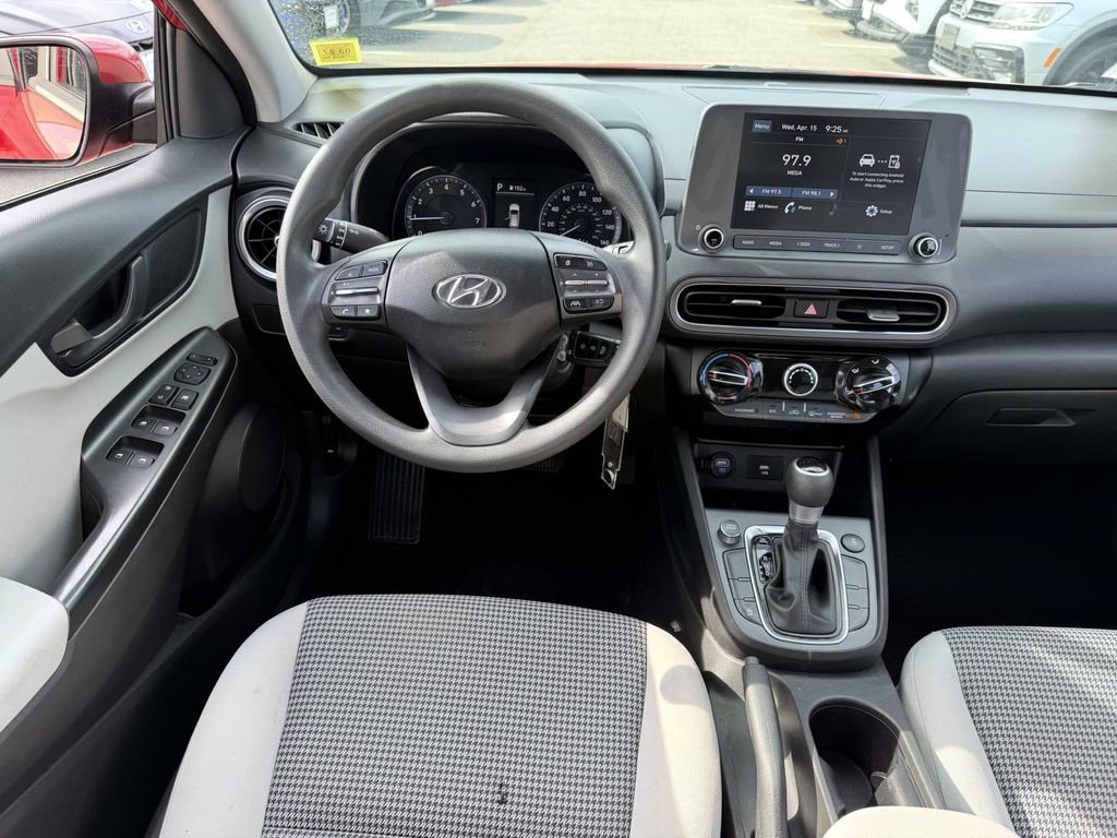 Certified 2022 Hyundai Kona SE image 13