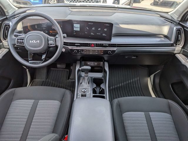 Used 2025 Kia Sorento LX FWD image 16