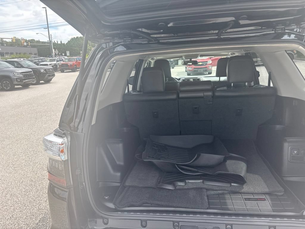 Used 2017 Toyota 4Runner Limited AWD/4WD image 9