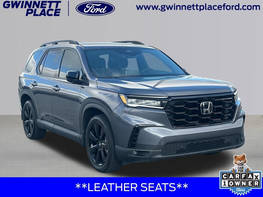 Used 2025 Honda Pilot Black Edition image 3
