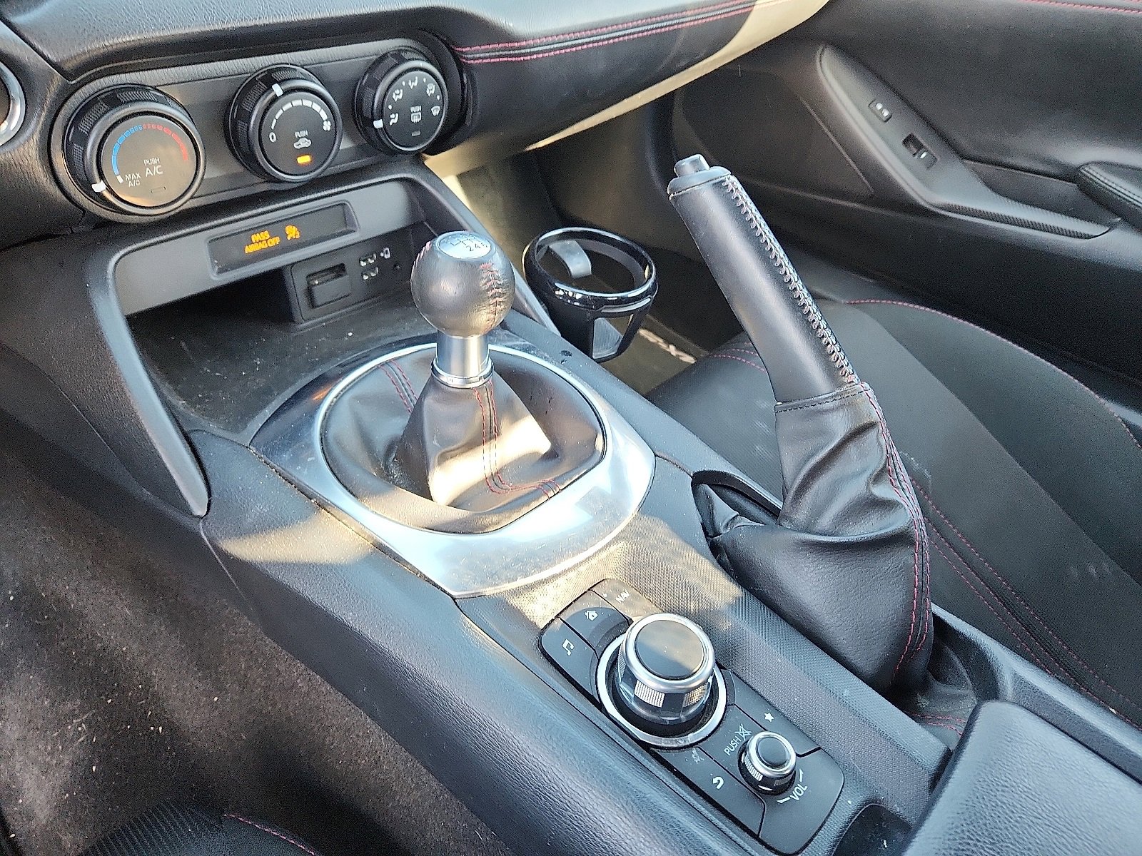 Used 2017 MAZDA MX-5 Miata Club image 16