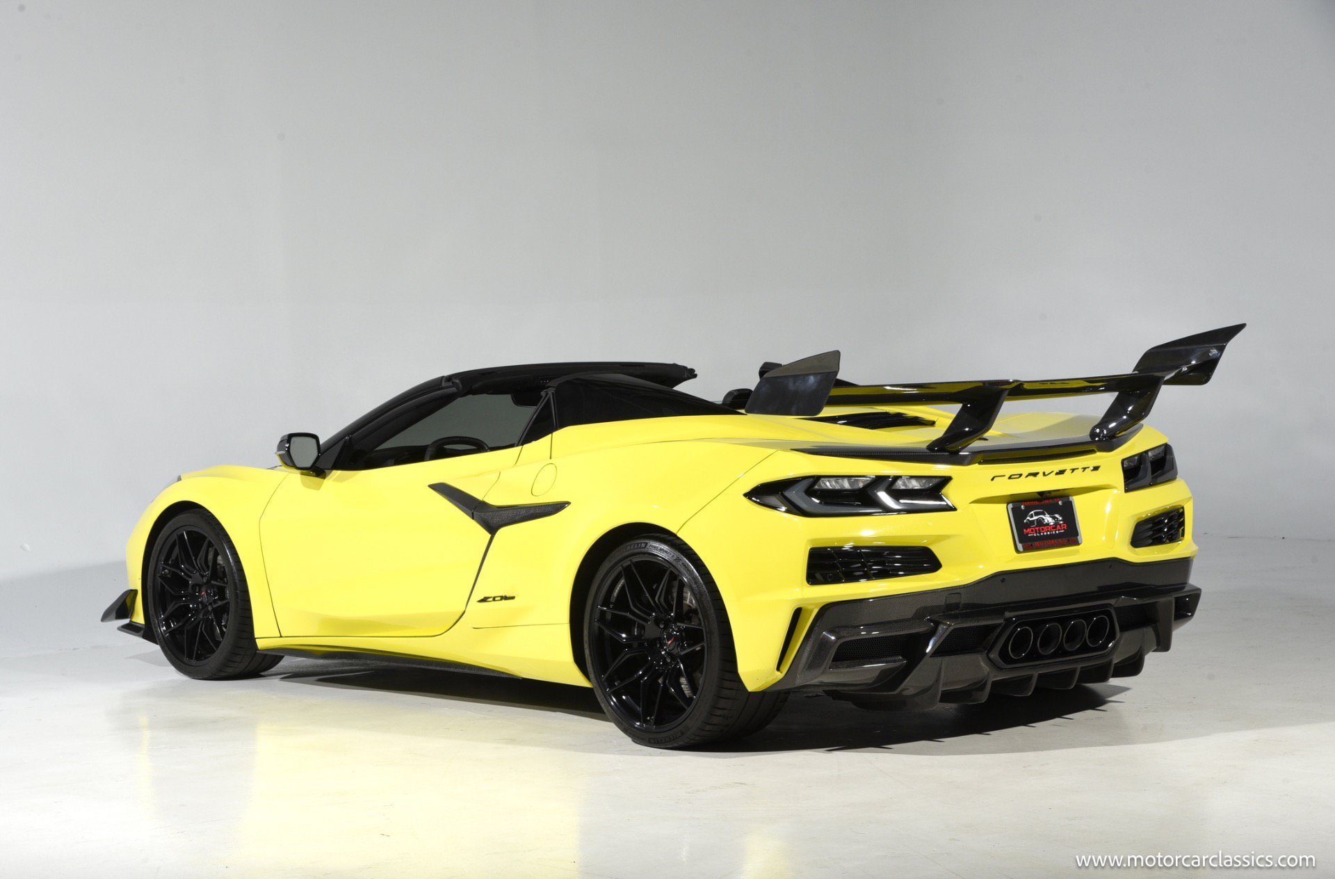 Used 2024 Chevrolet Corvette Z06 RWD image 5