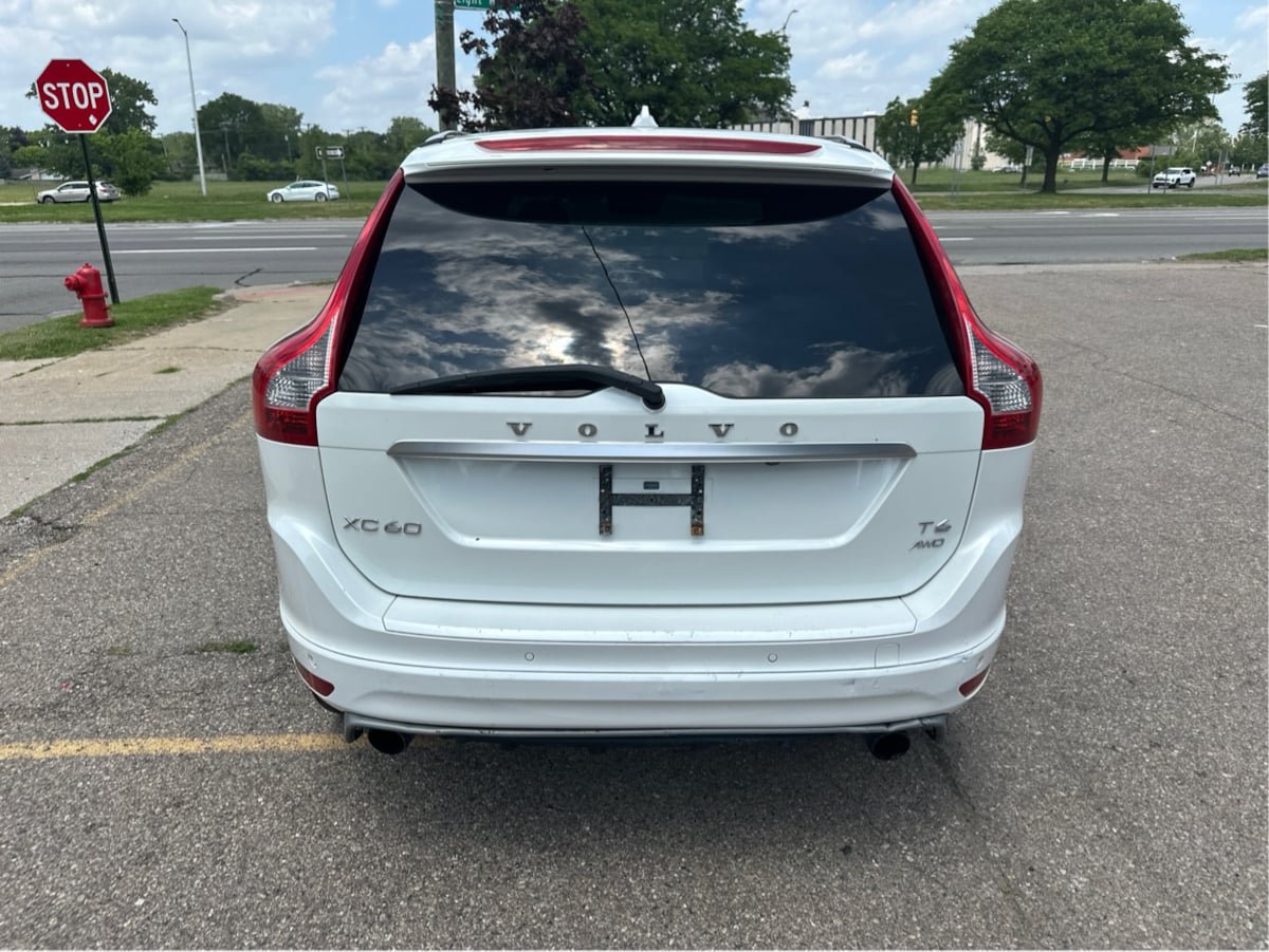 Used 2018 Volvo XC90 T6 Momentum w/ Convenience Package AWD/4WD image 5