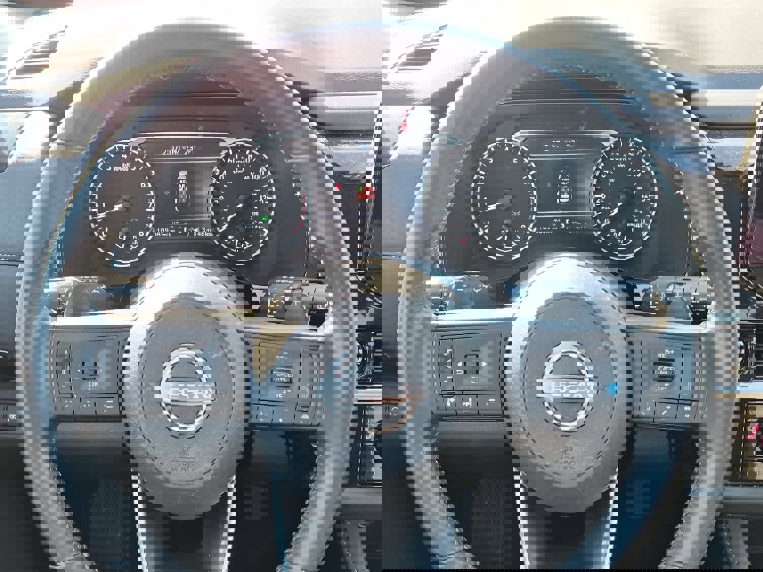 Used 2024 Nissan Pathfinder SV image 18