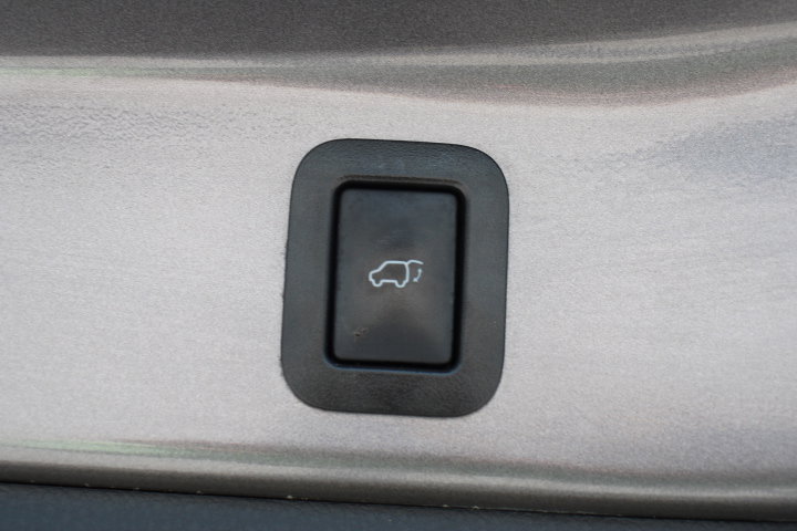 Used 2018 Toyota Highlander Limited image 17