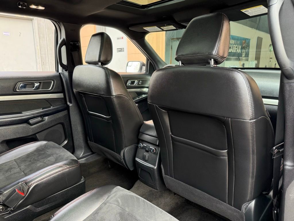 Used 2018 Ford Explorer XLT w/ Equipment Group 202A image 18