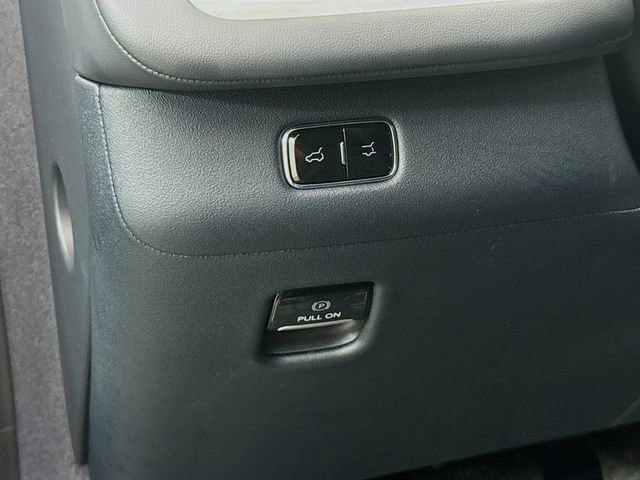 Used 2025 Lincoln Navigator Reserve image 10