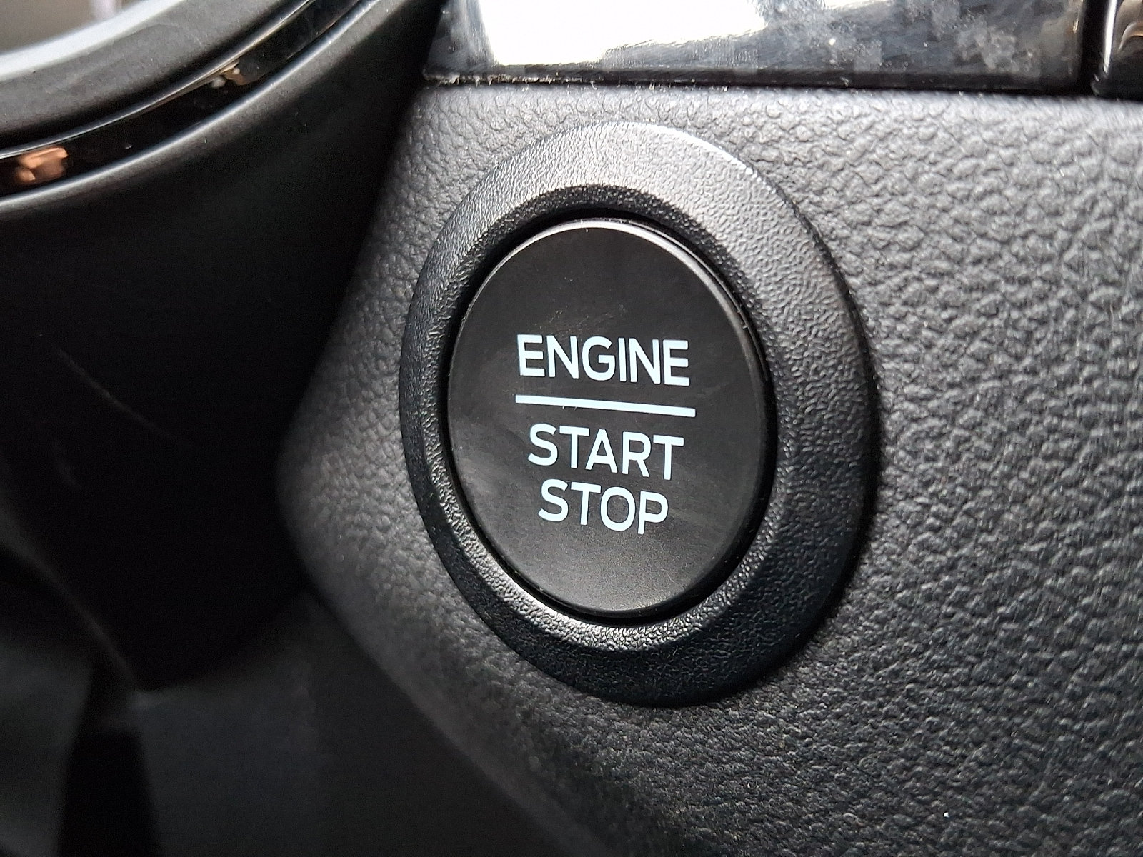 Certified 2024 Ford Escape ST-Line w/ Cold Weather Package FWD image 21