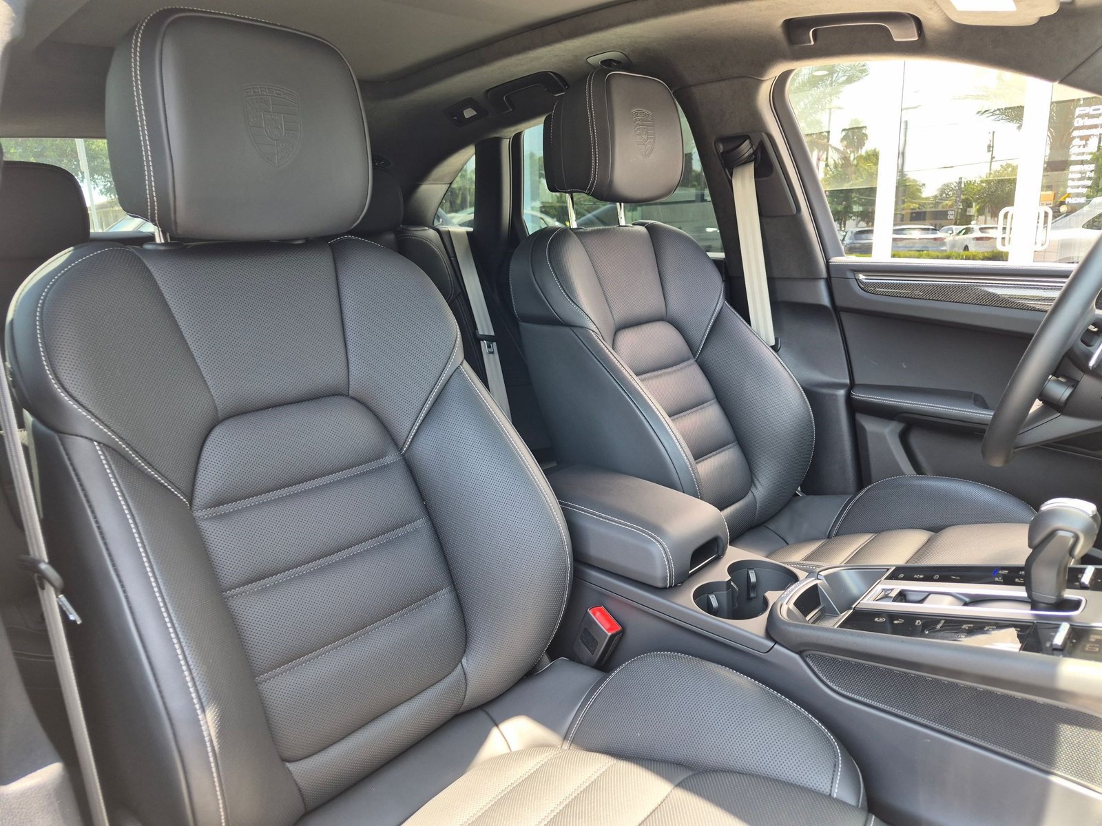 Certified 2026 Porsche Macan GTS AWD/4WD image 25