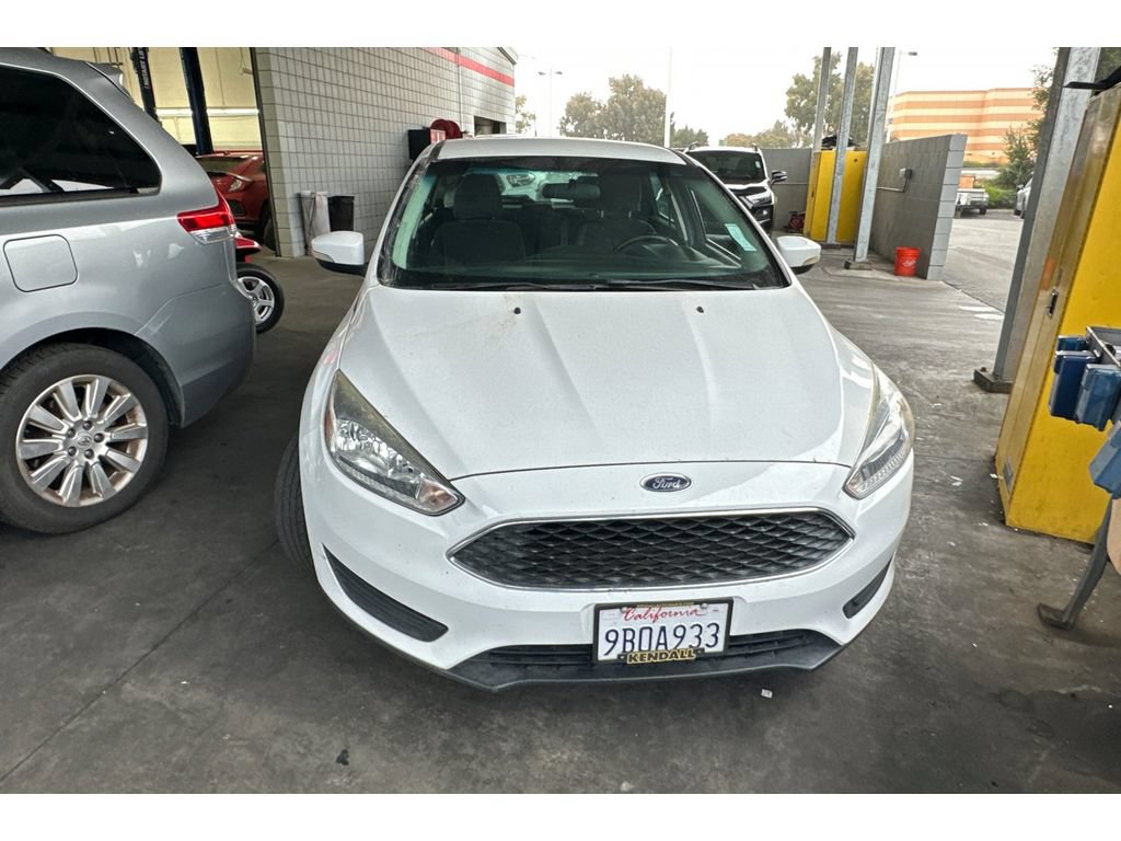 Used 2018 Ford Focus SE w/ Cold Weather Package FWD image 3