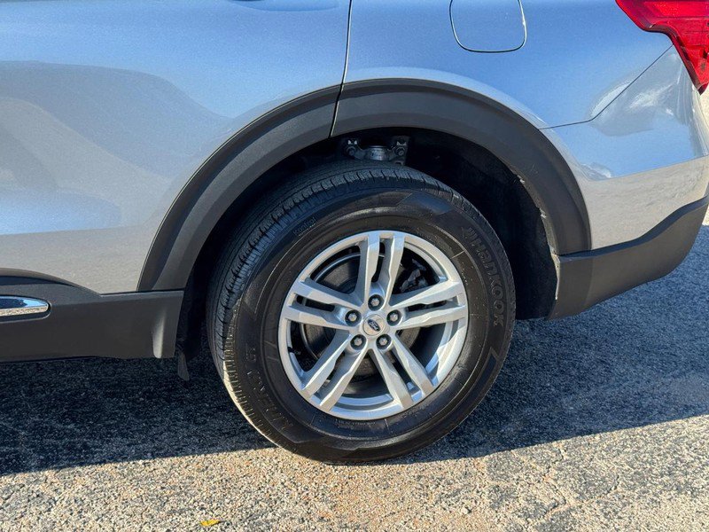 Used 2023 Ford Explorer XLT w/ Equipment Group 202A image 11