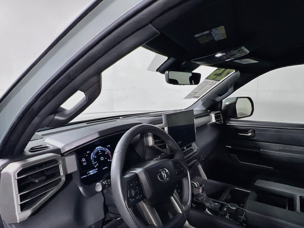 Used 2025 Toyota Tundra Limited AWD/4WD image 27