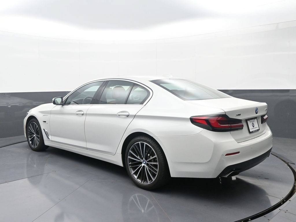 Used 2023 BMW 530e xDrive w/ Premium Package AWD/4WD image 5