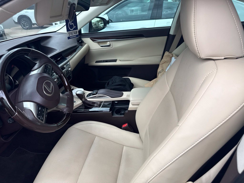 Used 2017 Lexus ES 350 w/ Navigation System Package FWD image 7