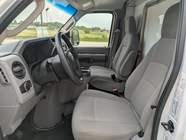 Used 2024 Ford E-450 and Econoline 450 Super Duty RWD image 13