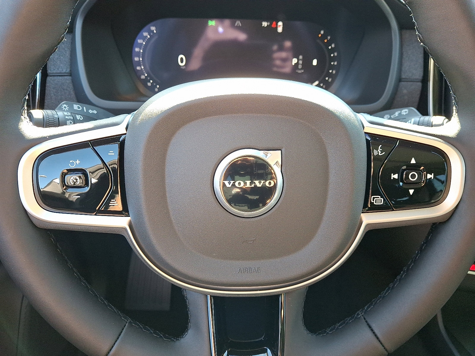 New 2026 Volvo XC90 B6 Plus w/ Protection Package Premier image 12