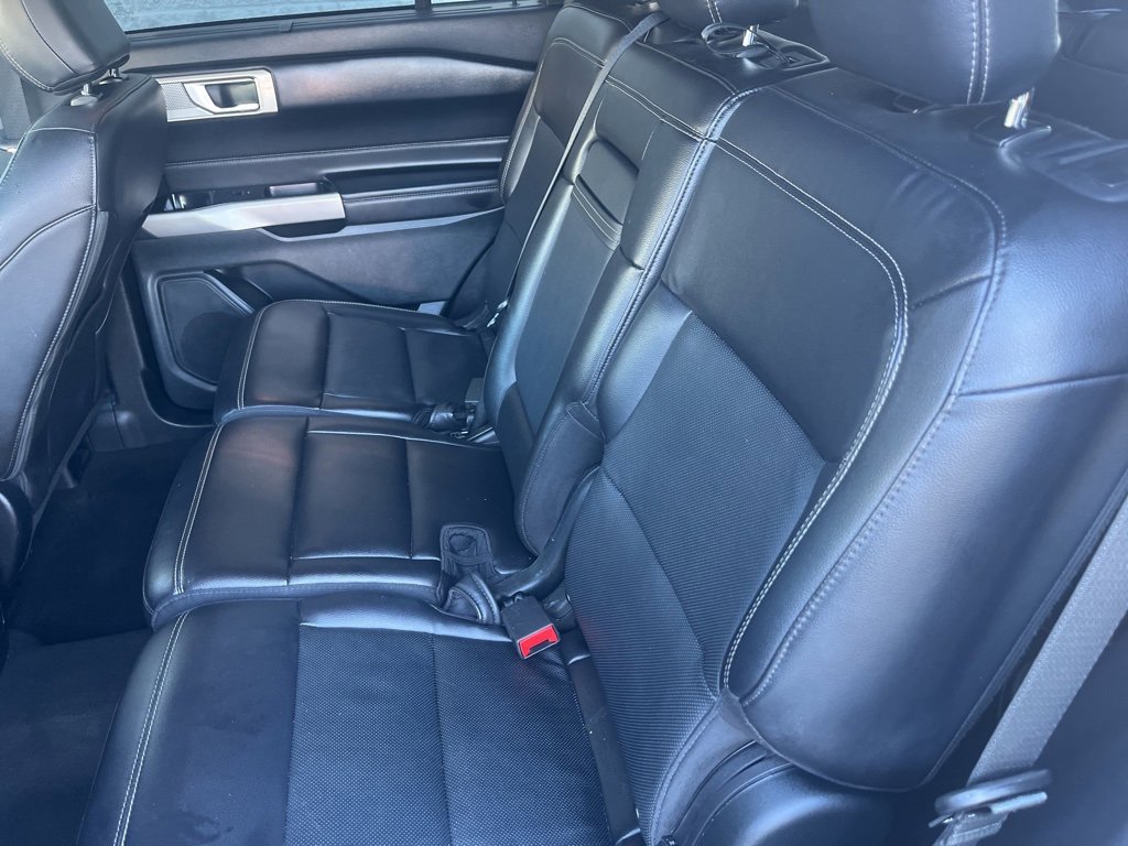 Used 2023 Ford Explorer Limited image 11