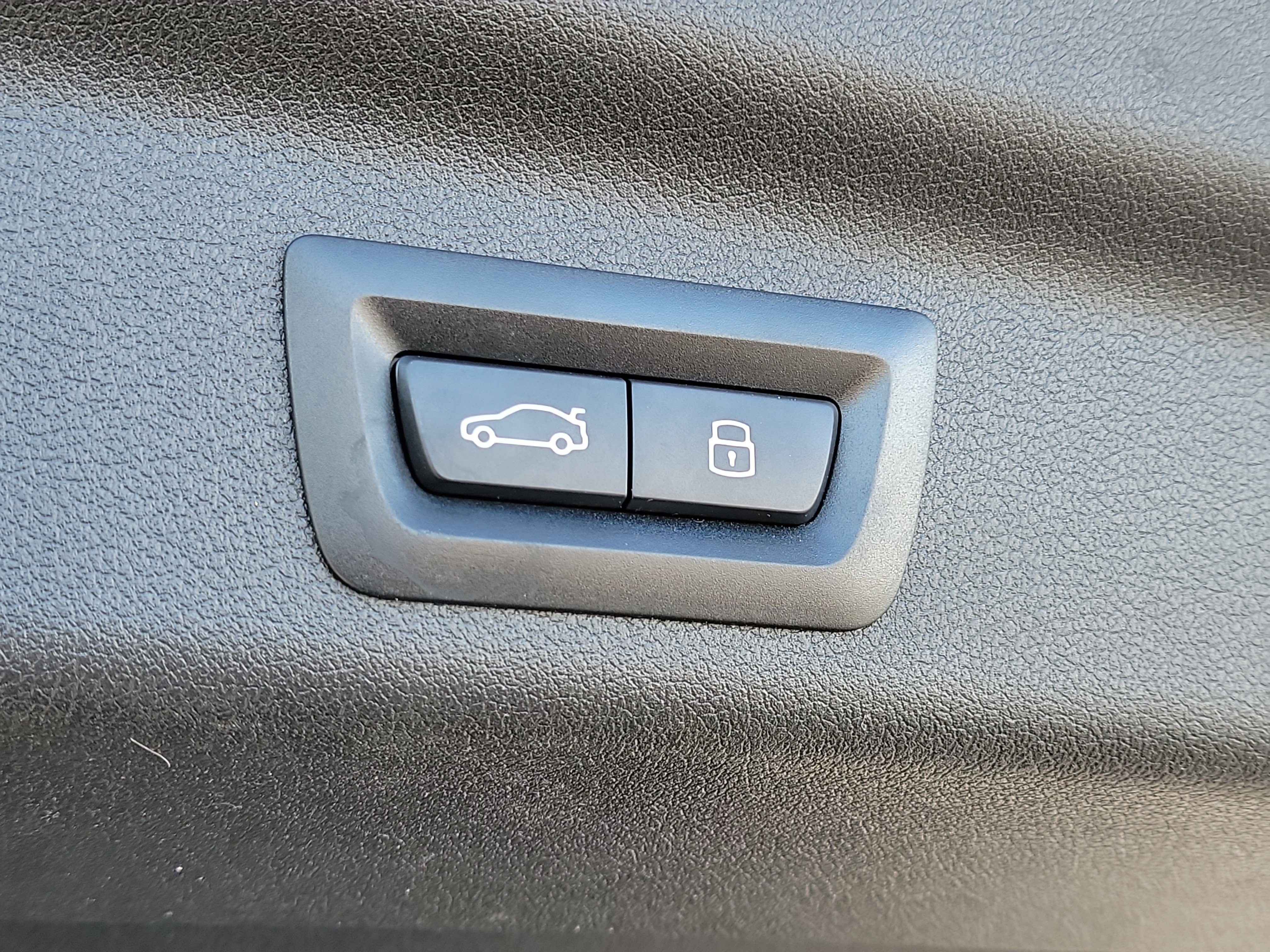 Used 2026 BMW X1 xDrive28i w/ Technology Package image 9