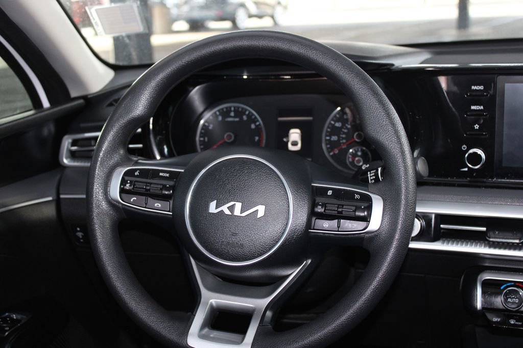 Used 2022 Kia K5 LXS image 26