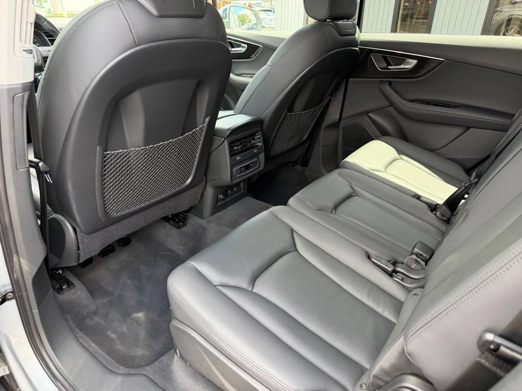 Used 2023 Audi Q7 3.0T Premium Plus w/ Premium Plus Package AWD/4WD image 16
