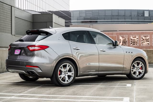 Used 2017 Maserati Levante S AWD/4WD image 3