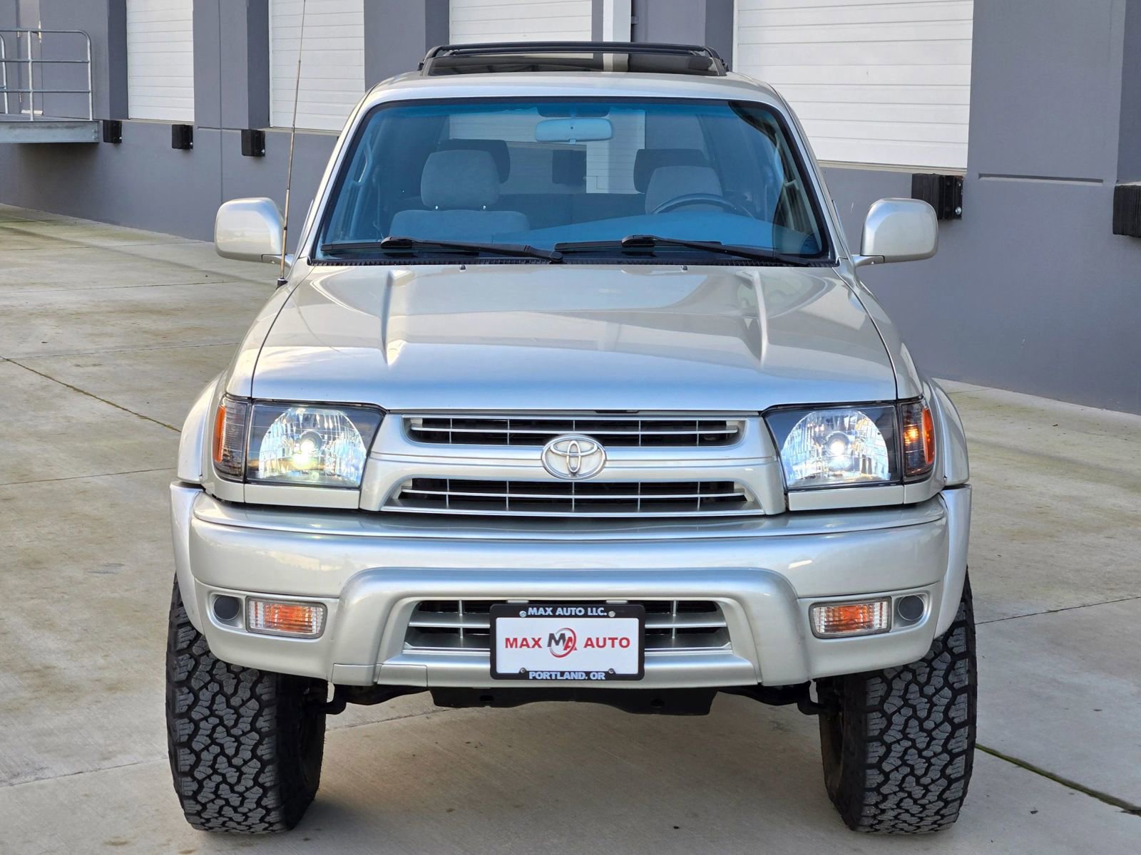 Used 2000 Toyota 4Runner SR5 image 4