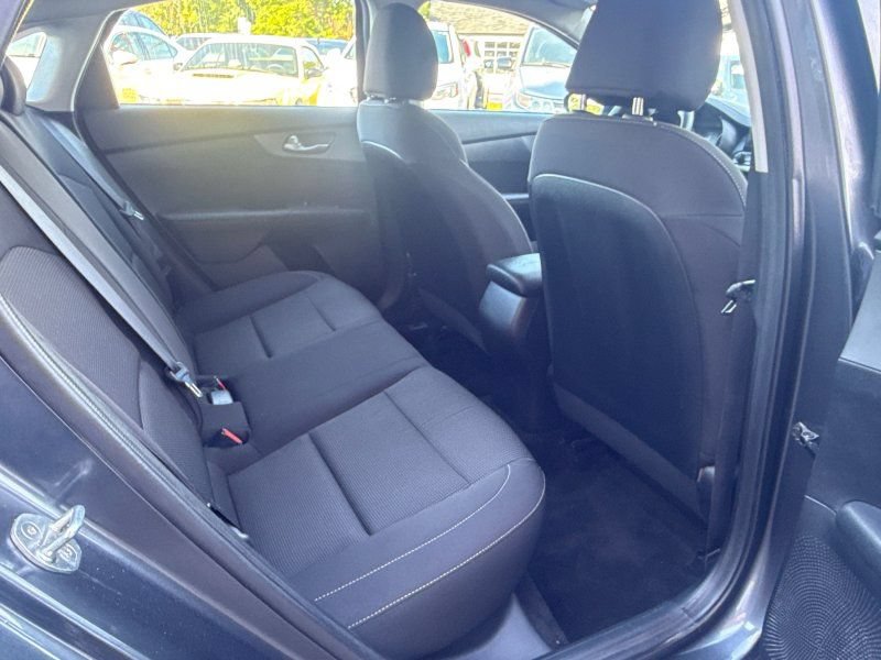 Used 2019 Kia Forte LXS FWD image 20