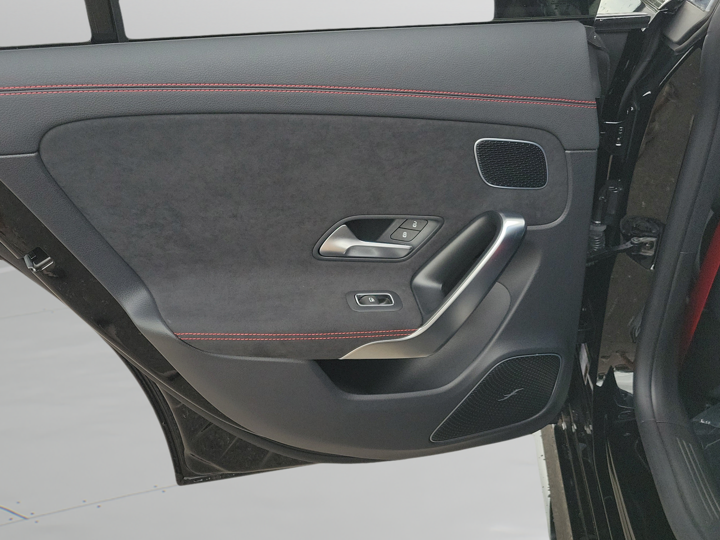 Certified 2025 Mercedes-Benz CLA 35 AMG 4MATIC image 7