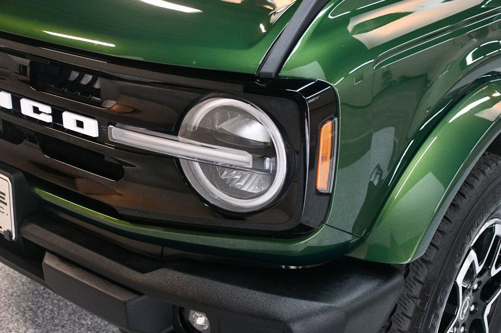 Used 2025 Ford Bronco Outer Banks AWD/4WD image 11